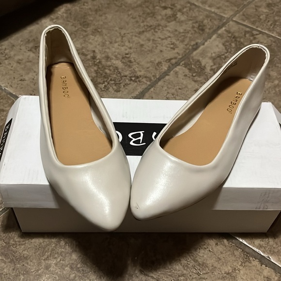 BAMBOO Shoes - Bamboo Ivy Flats - size 6.5 women’s